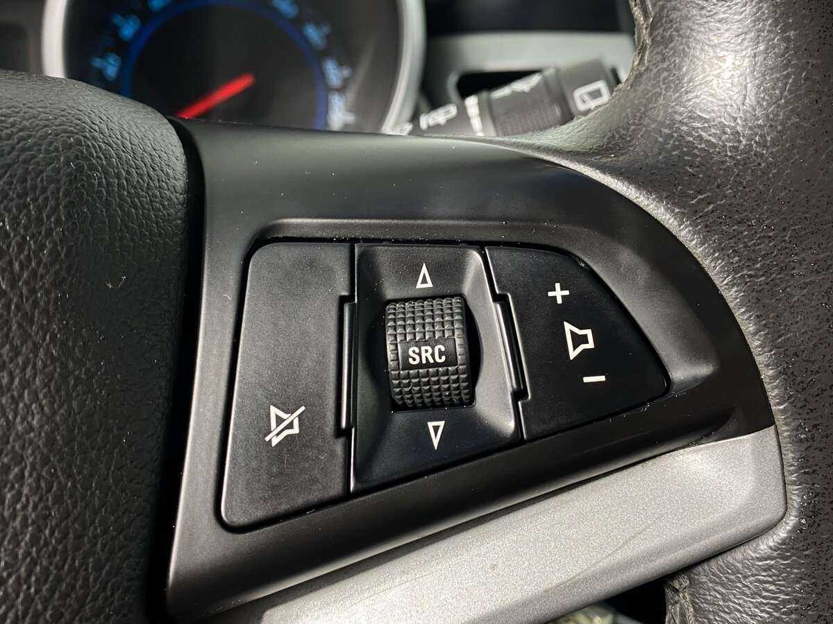 Chevrolet Cruze с пробегом — 2012 год. Фото: #9