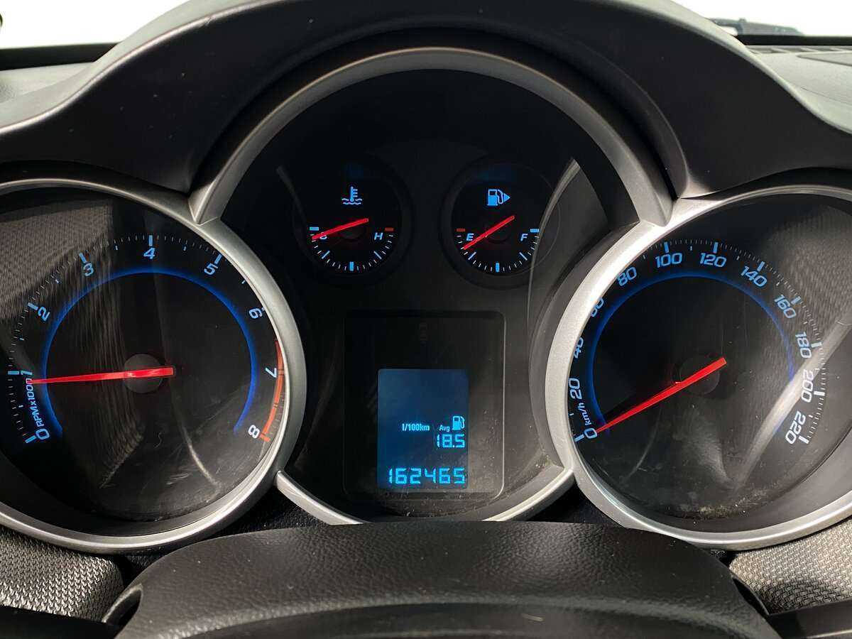 Chevrolet Cruze с пробегом — 2012 год. Фото: #12