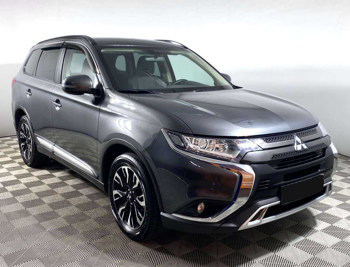 Mitsubishi Outlander с пробегом — 2021 год. Фото: #2