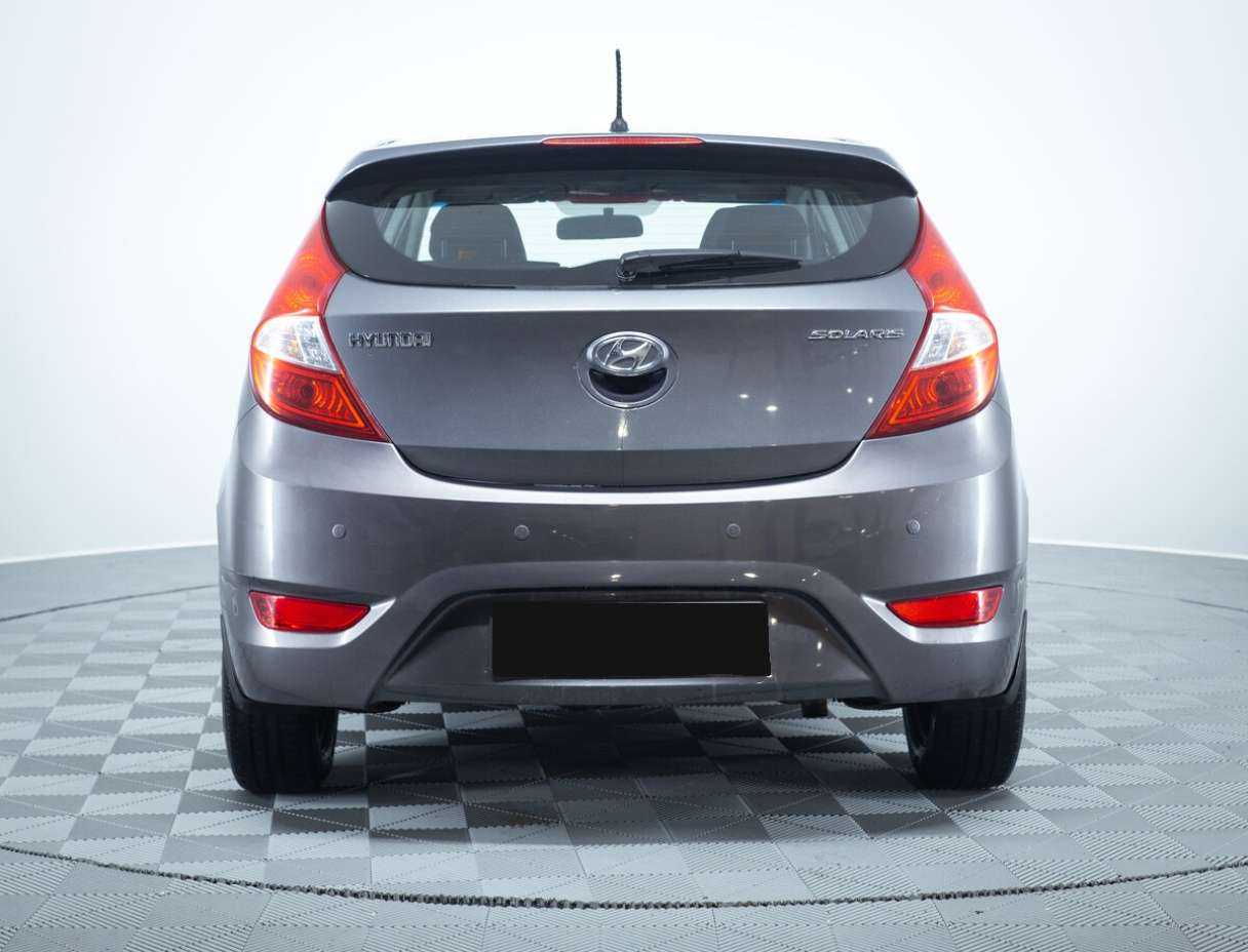 Hyundai Solaris с пробегом — 2013 год. Фото: #5