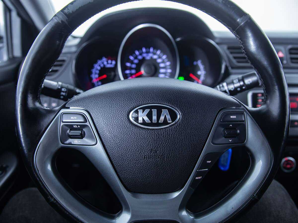 Kia Rio с пробегом — 2017 год. Фото: #11