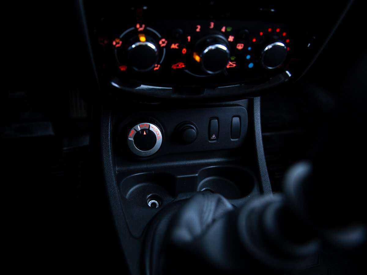 Nissan Terrano с пробегом — 2015 год. Фото: #16