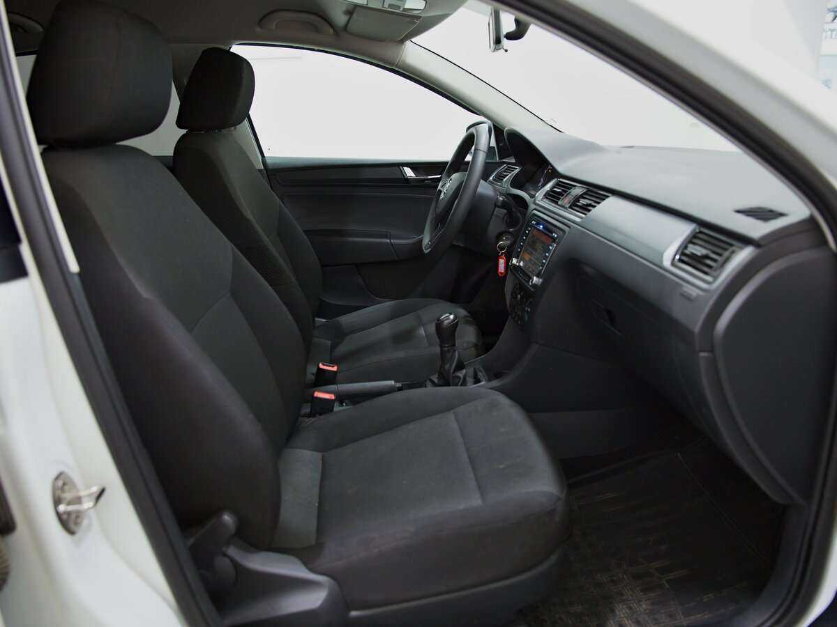 Skoda Rapid с пробегом — 2018 год. Фото: #6