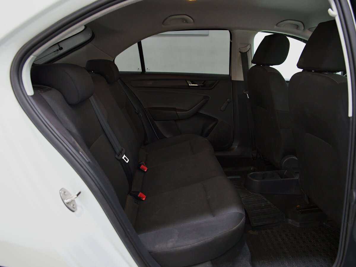 Skoda Rapid с пробегом — 2018 год. Фото: #8