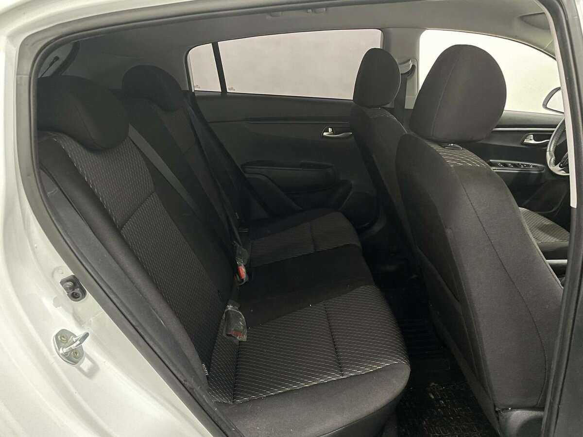 Kia Rio с пробегом — 2020 год. Фото: #10