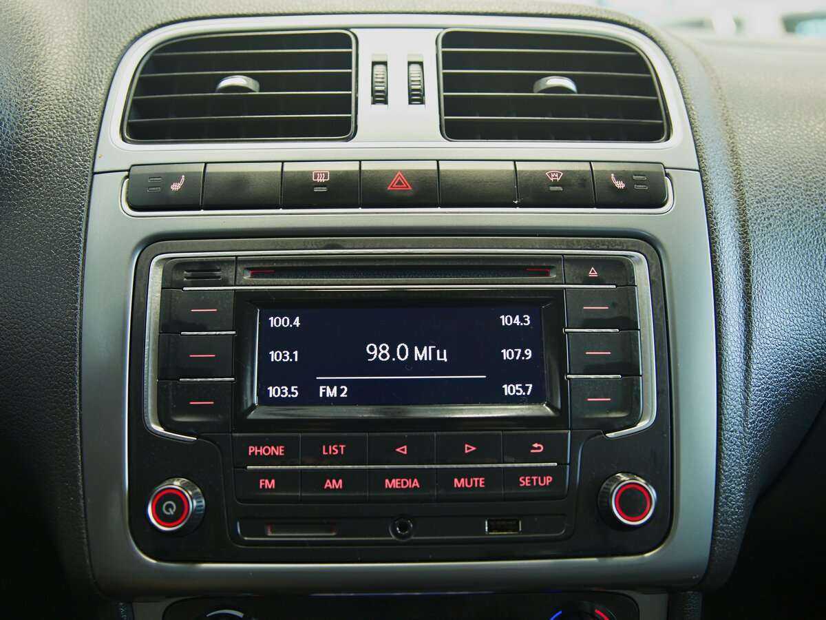 Volkswagen Polo с пробегом — 2016 год. Фото: #5