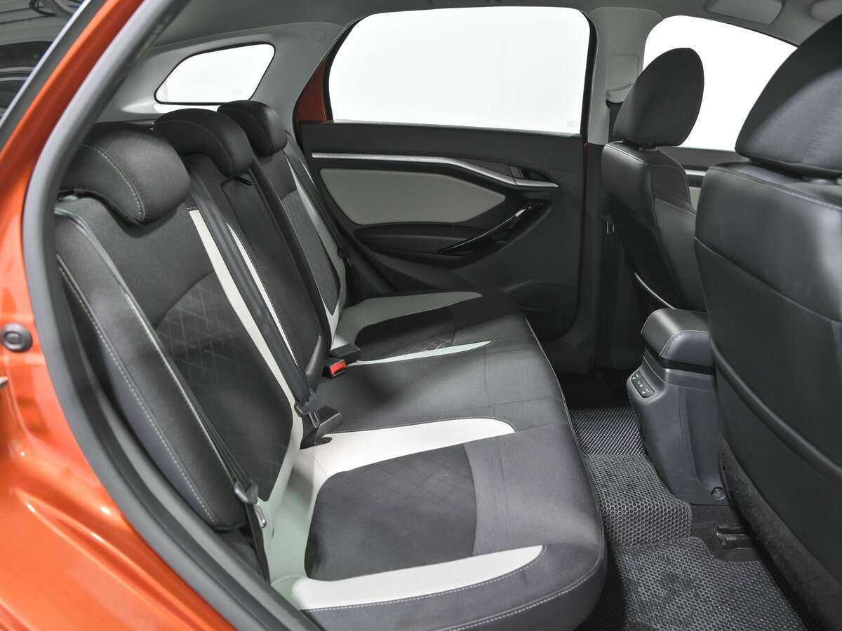 Lada (ВАЗ) Vesta с пробегом — 2019 год. Фото: #11