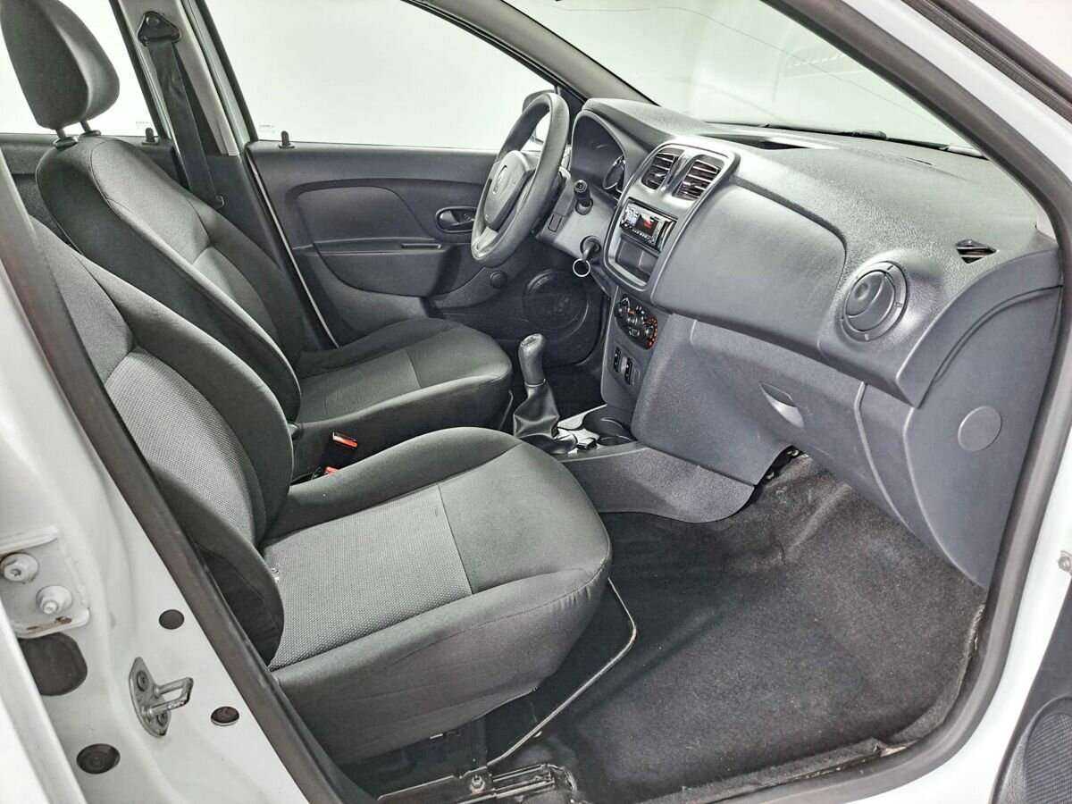 Renault Logan с пробегом — 2016 год. Фото: #10