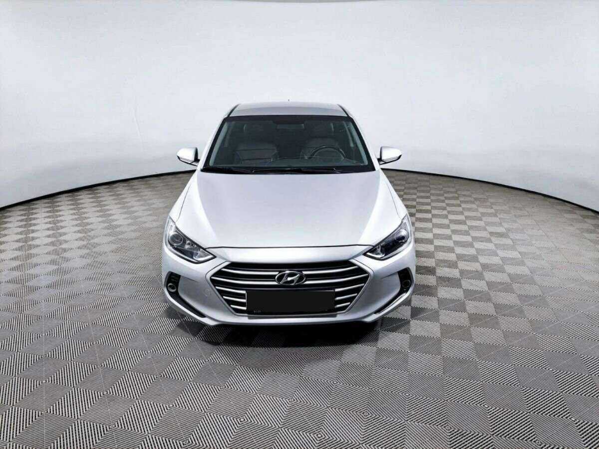 Hyundai Elantra с пробегом — 2017 год. Фото: #1