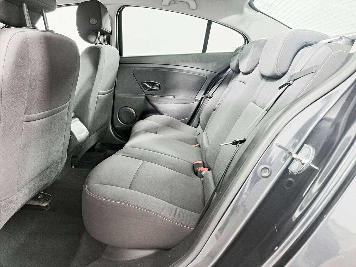 Renault Fluence с пробегом — 2012 год. Фото: #9
