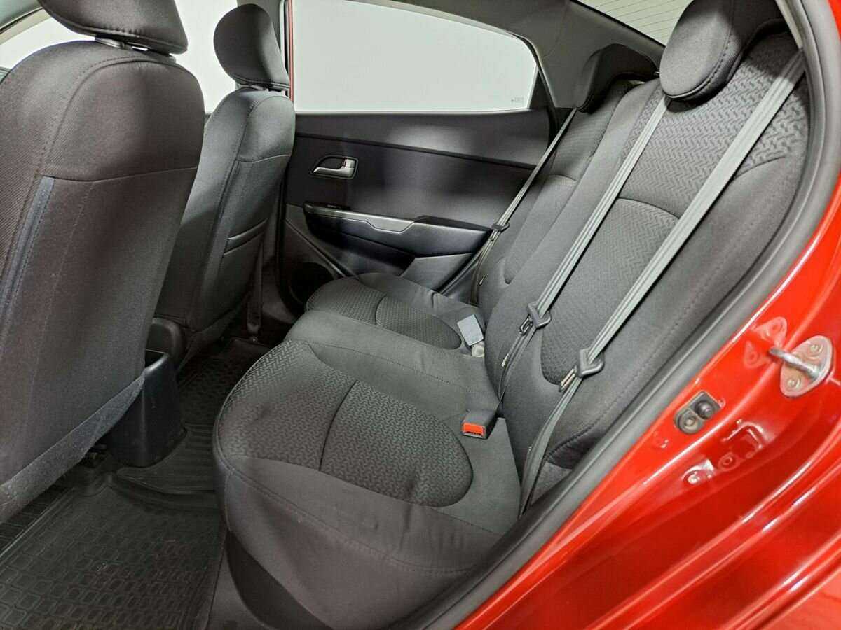 Kia Rio с пробегом — 2015 год. Фото: #9