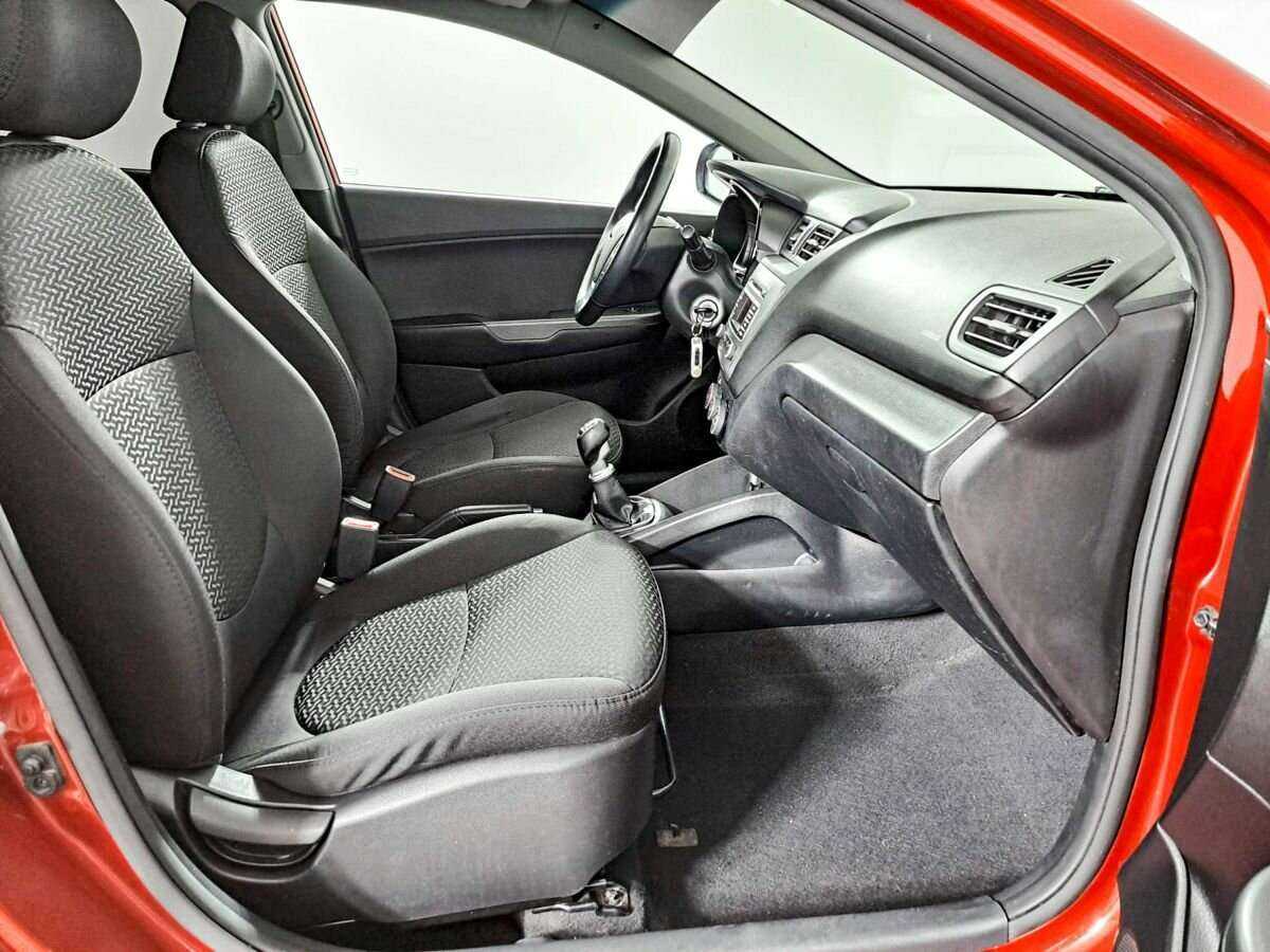 Kia Rio с пробегом — 2016 год. Фото: #8