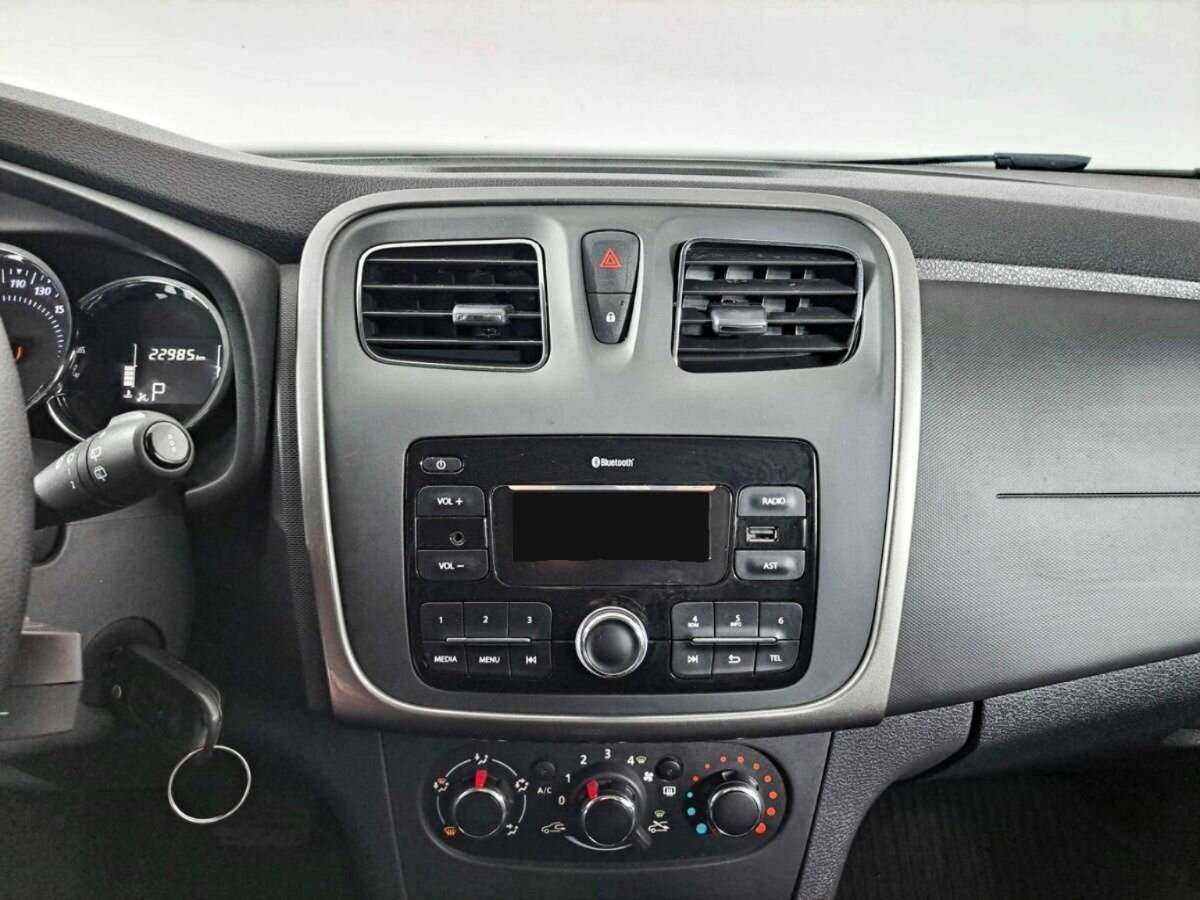 Renault Sandero с пробегом — 2020 год. Фото: #12