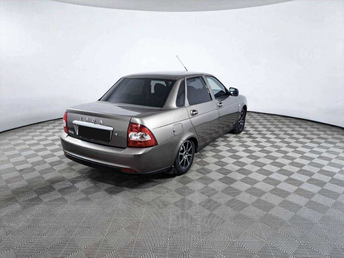 Lada (ВАЗ) Priora с пробегом — 2017 год. Фото: #4