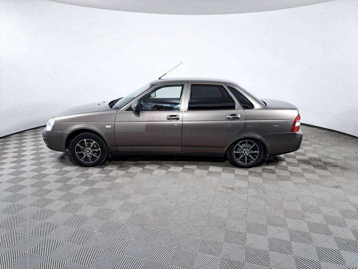 Lada (ВАЗ) Priora с пробегом — 2017 год. Фото: #7