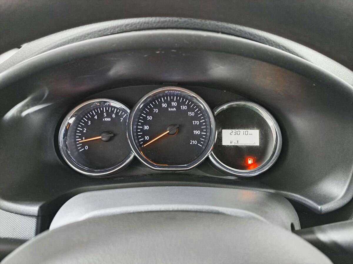 Renault Logan с пробегом — 2019 год. Фото: #10