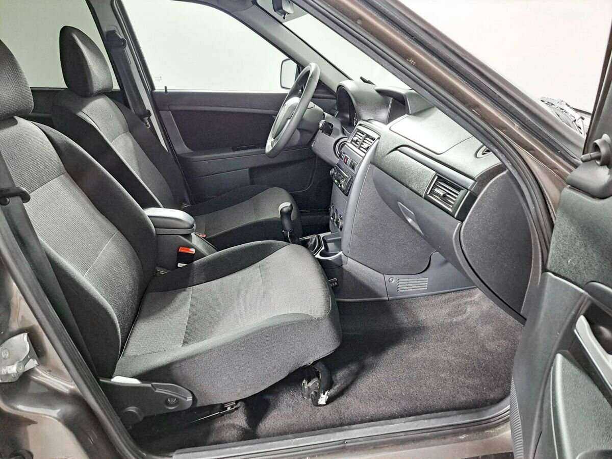 Lada (ВАЗ) Priora с пробегом — 2017 год. Фото: #10