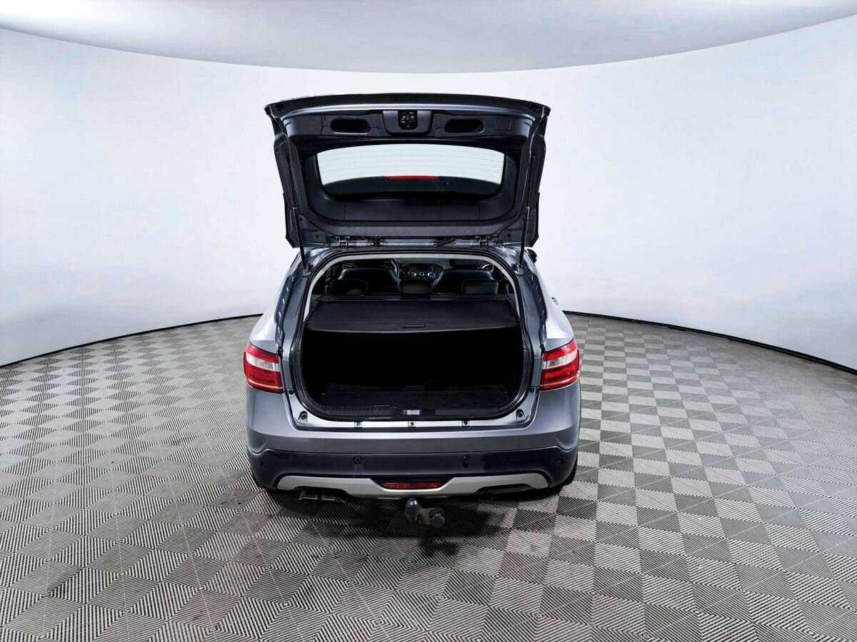 Lada (ВАЗ) Vesta с пробегом — 2017 год. Фото: #9