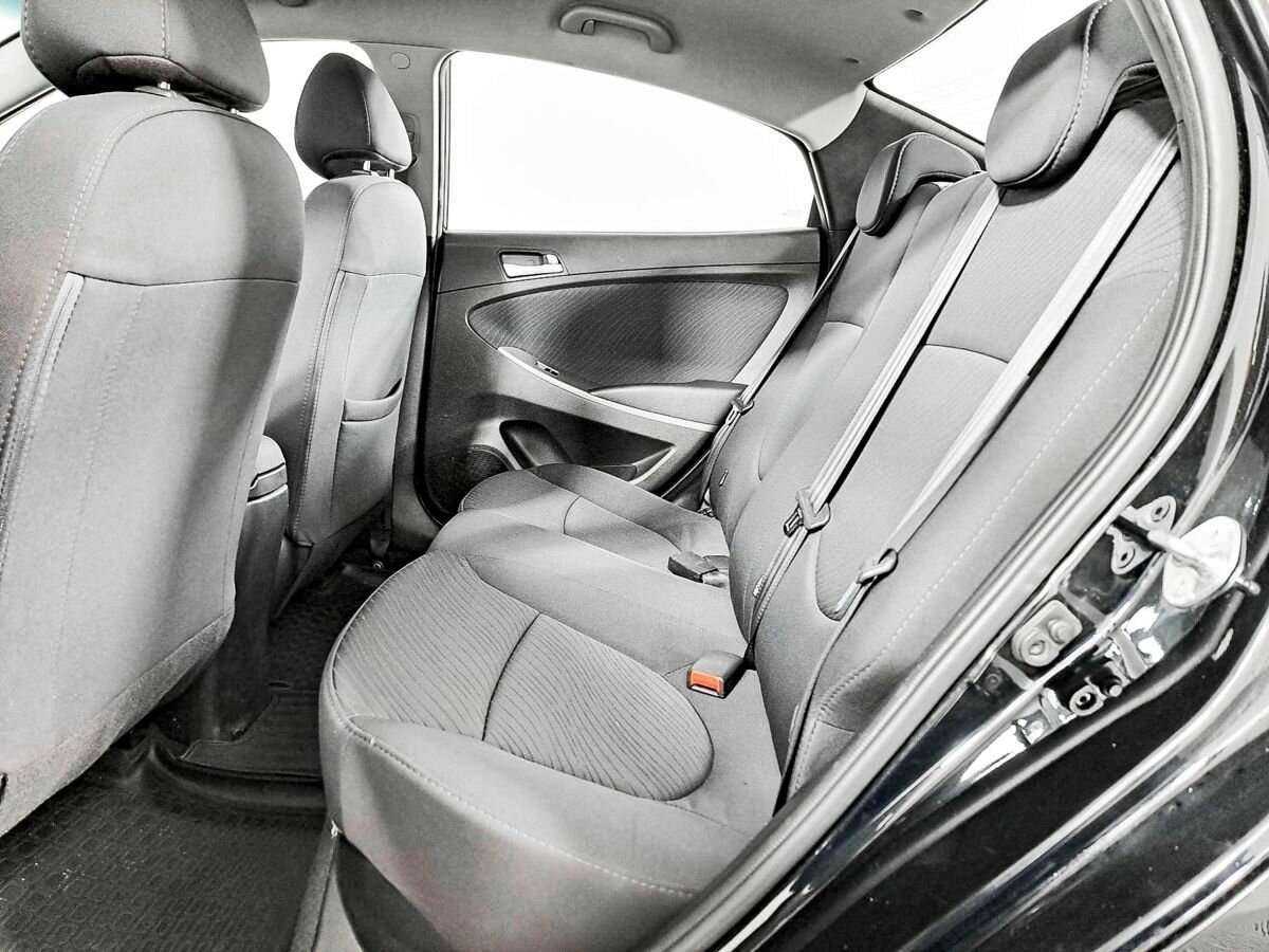 Hyundai Solaris с пробегом — 2015 год. Фото: #9