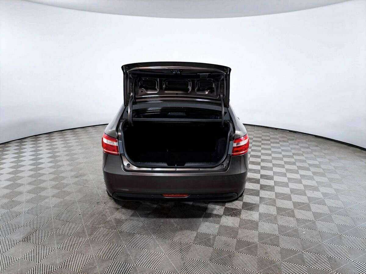 Lada (ВАЗ) Vesta с пробегом — 2018 год. Фото: #9