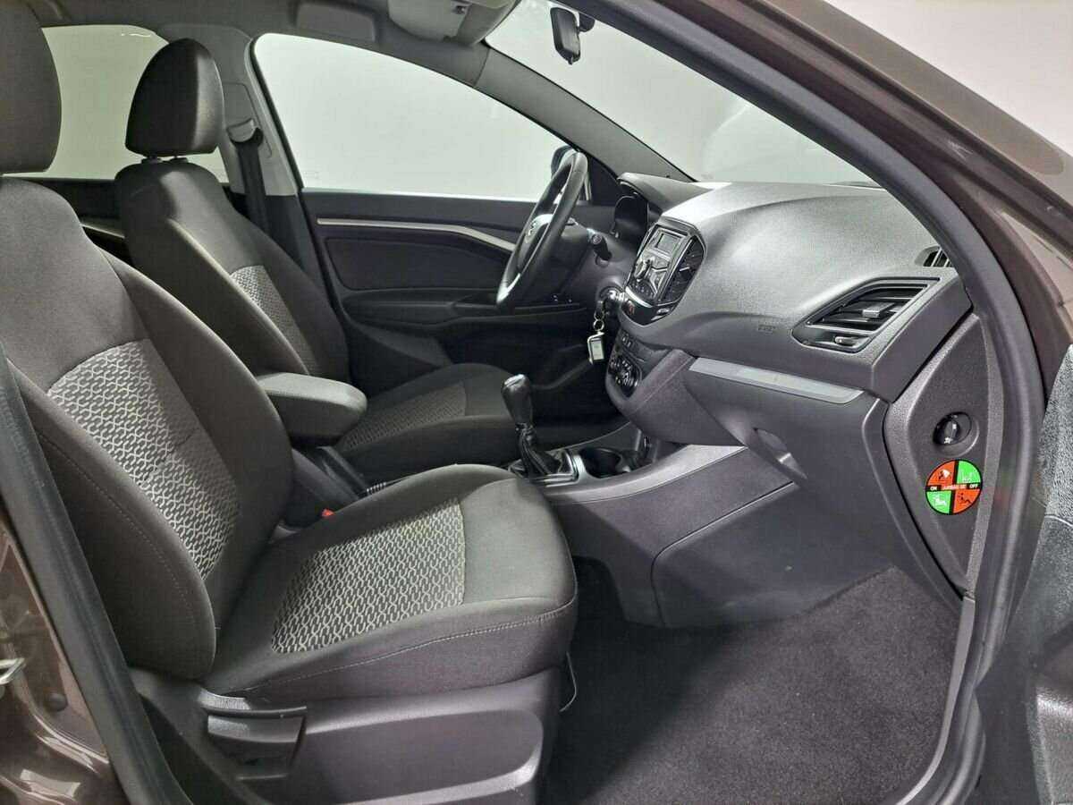 Lada (ВАЗ) Vesta с пробегом — 2018 год. Фото: #10