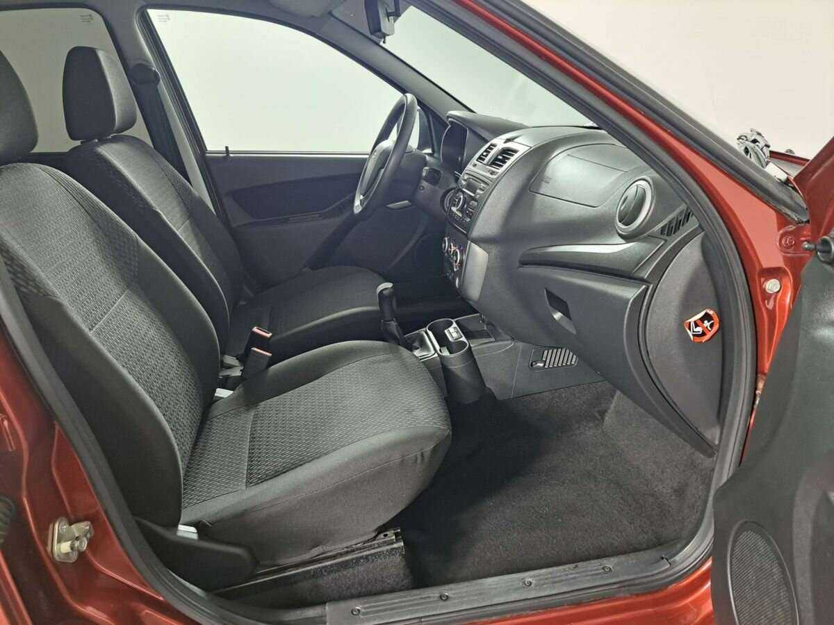 Lada (ВАЗ) Kalina с пробегом — 2017 год. Фото: #8