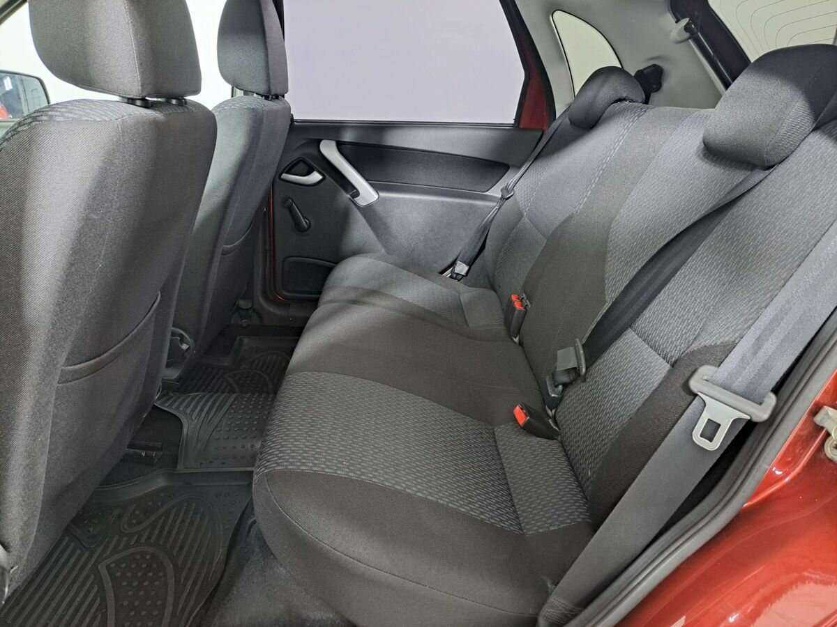 Lada (ВАЗ) Kalina с пробегом — 2017 год. Фото: #9