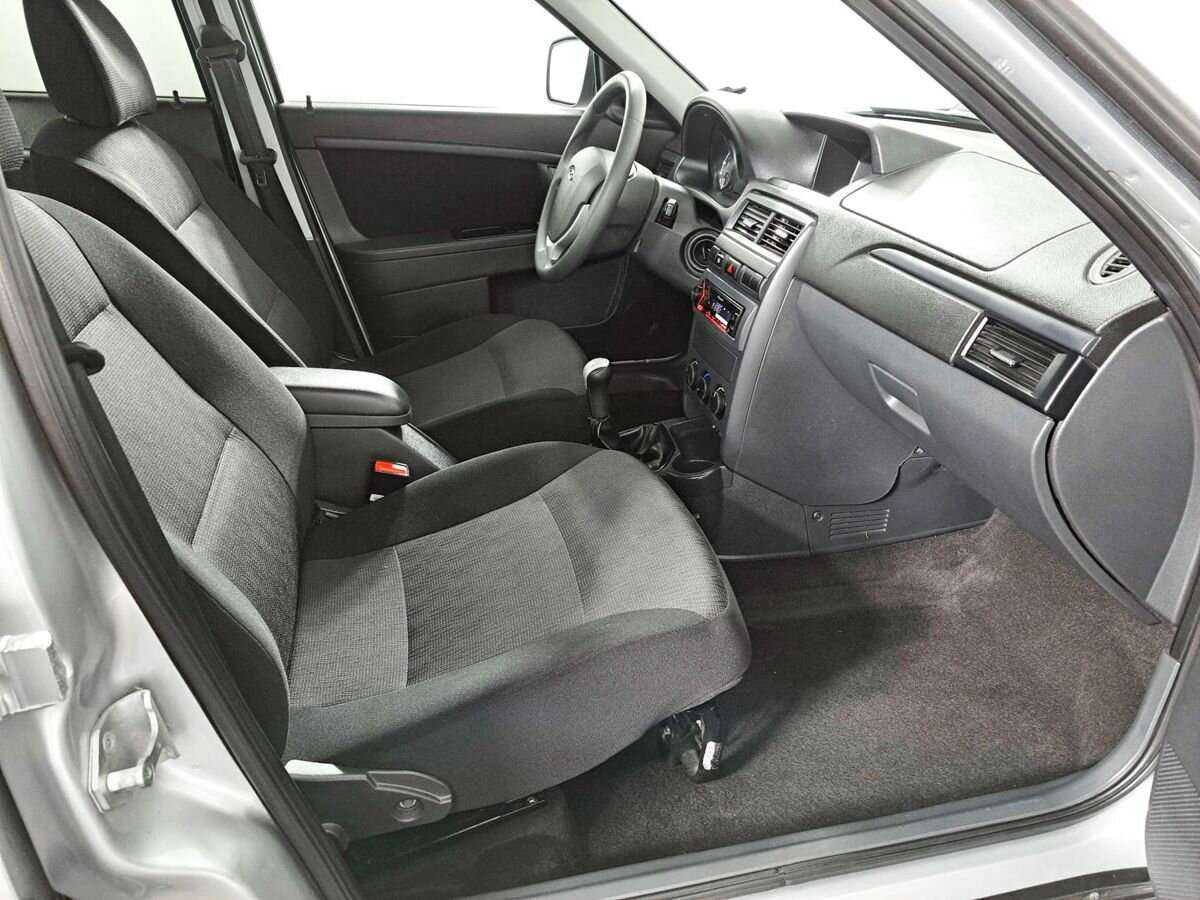 Lada (ВАЗ) Priora с пробегом — 2017 год. Фото: #8