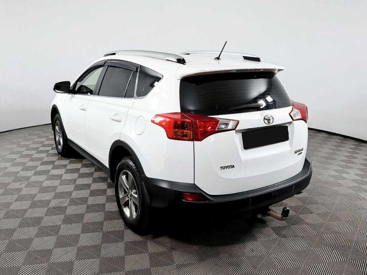 Toyota RAV4 с пробегом — 2015 год. Фото: #5