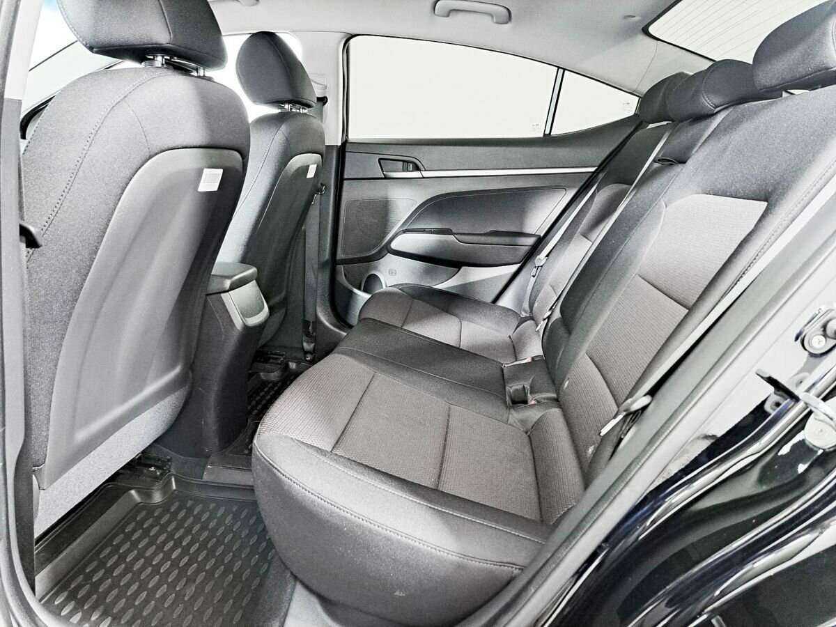 Hyundai Elantra с пробегом — 2019 год. Фото: #8