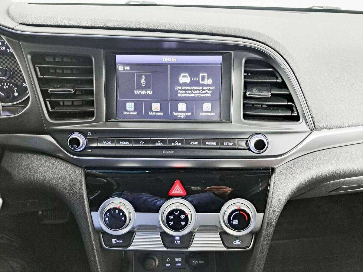 Hyundai Elantra с пробегом — 2019 год. Фото: #11