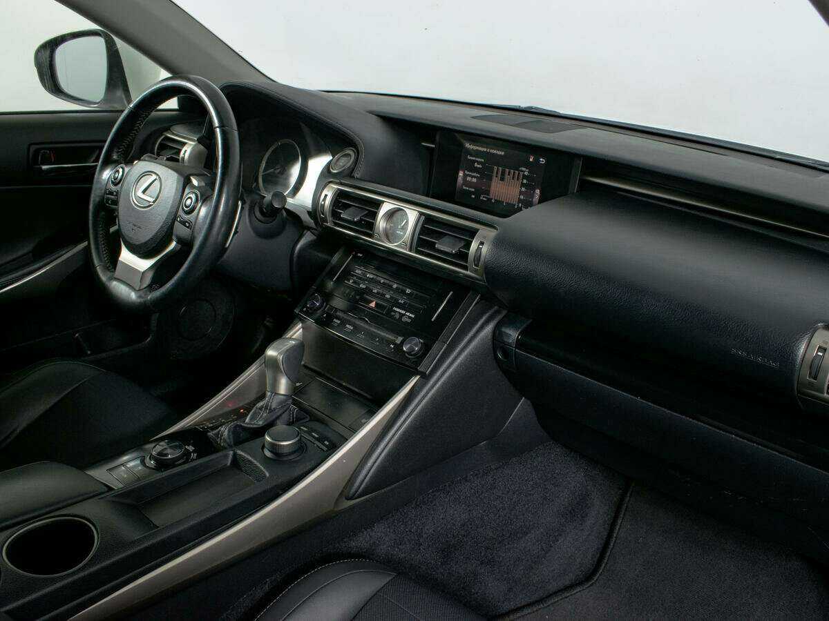 Lexus IS с пробегом — 2014 год. Фото: #5