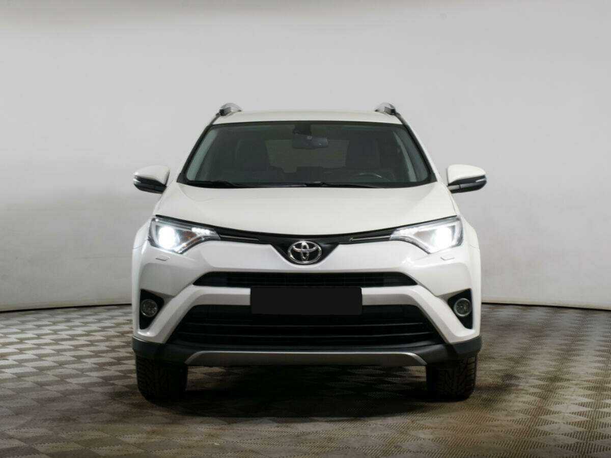 Toyota RAV4 с пробегом — 2017 год. Фото: #1