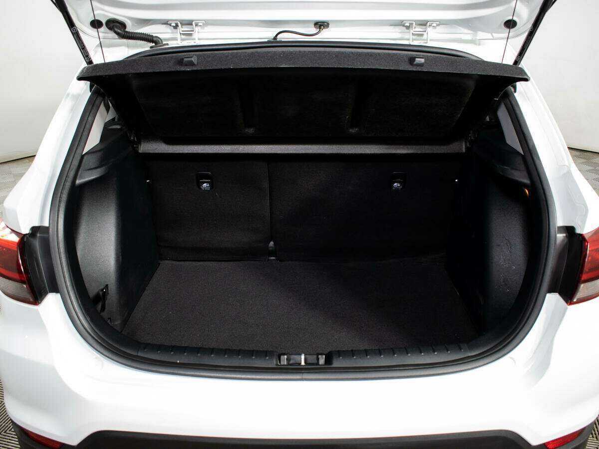 Kia Rio с пробегом — 2020 год. Фото: #13