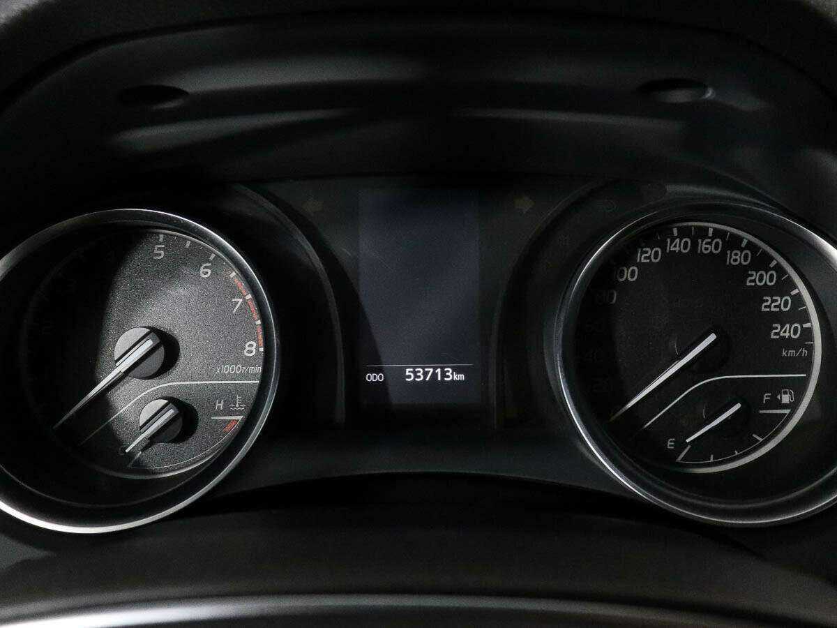 Toyota Camry с пробегом — 2019 год. Фото: #8