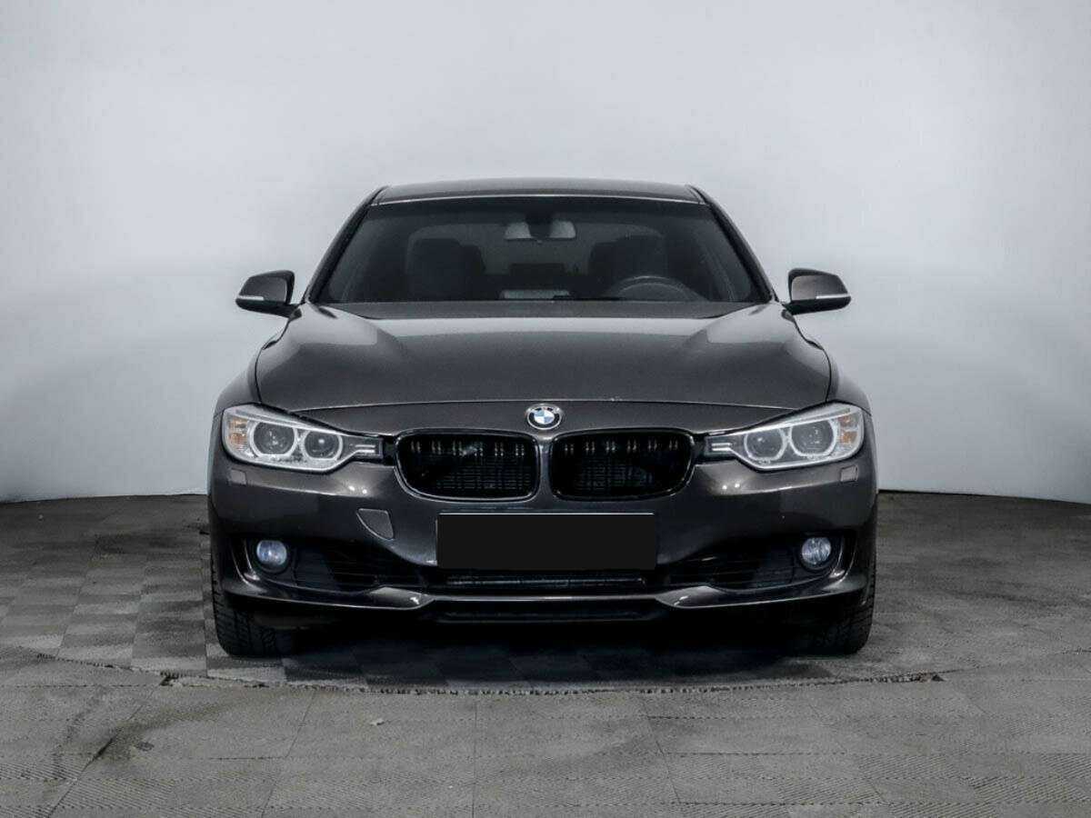 BMW 3 серии с пробегом — 2012 год. Фото: #1