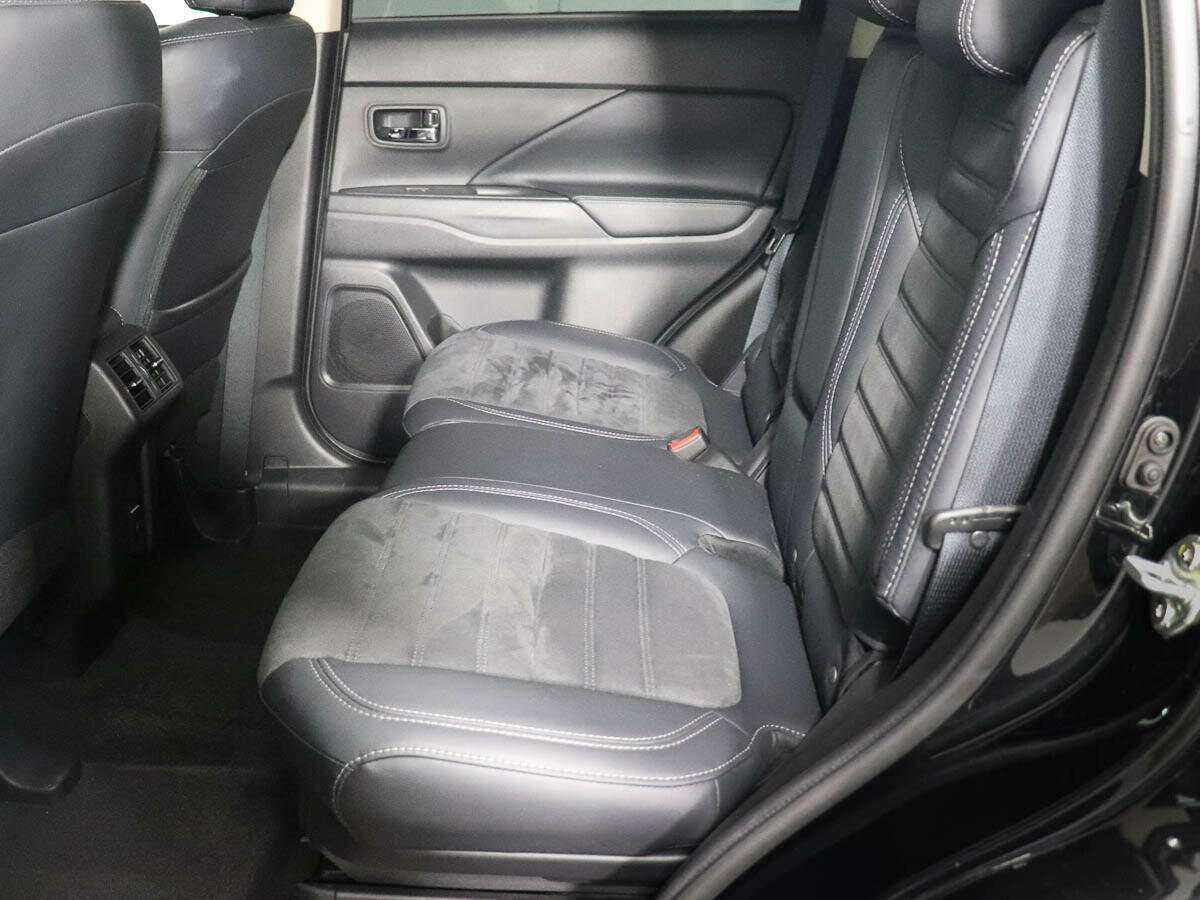 Mitsubishi Outlander с пробегом — 2022 год. Фото: #7