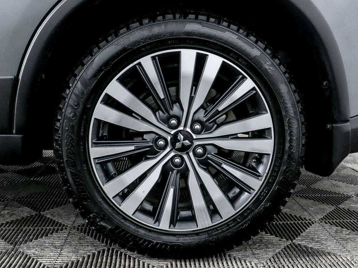 Mitsubishi Outlander с пробегом — 2021 год. Фото: #11