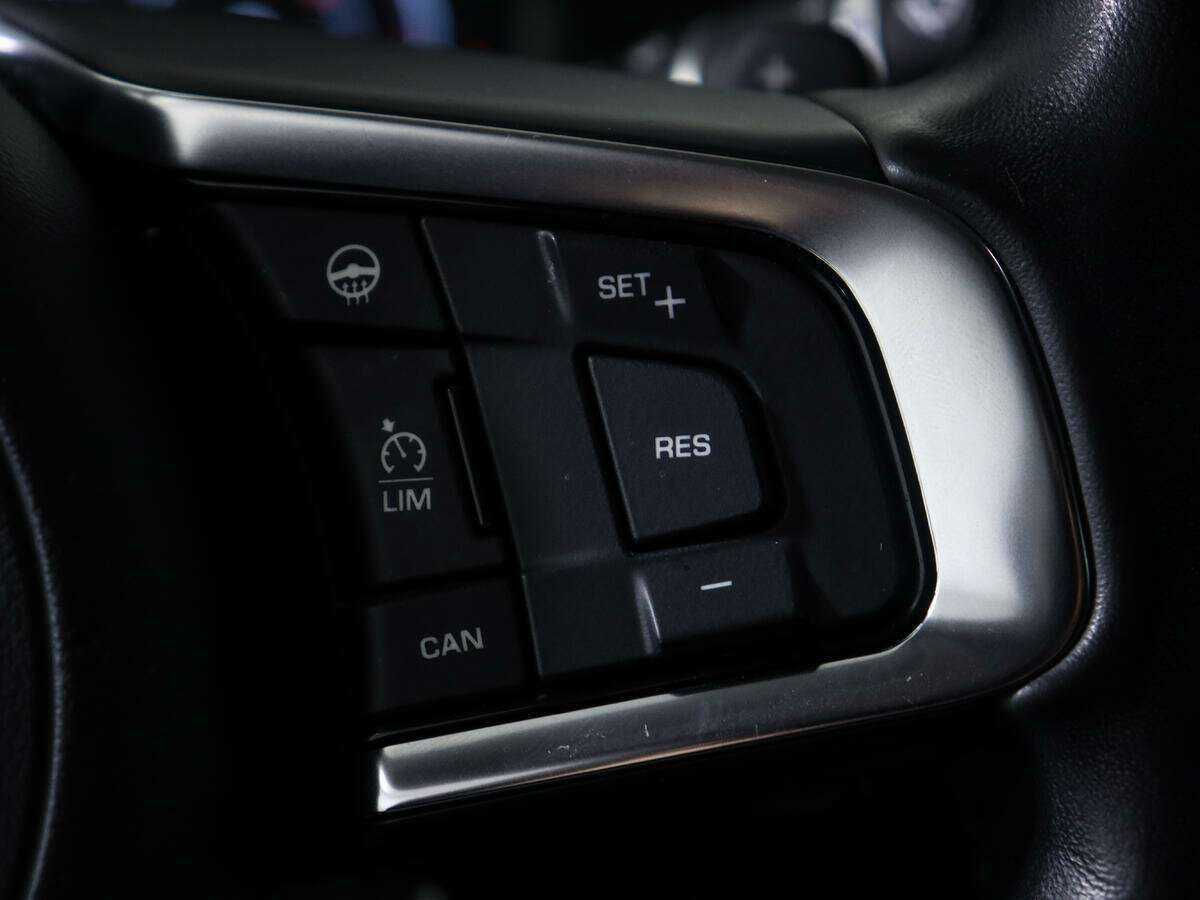 Jaguar XF с пробегом — 2018 год. Фото: #20