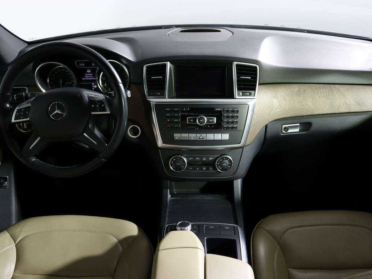 Mercedes-Benz M-Класс с пробегом — 2012 год. Фото: #9