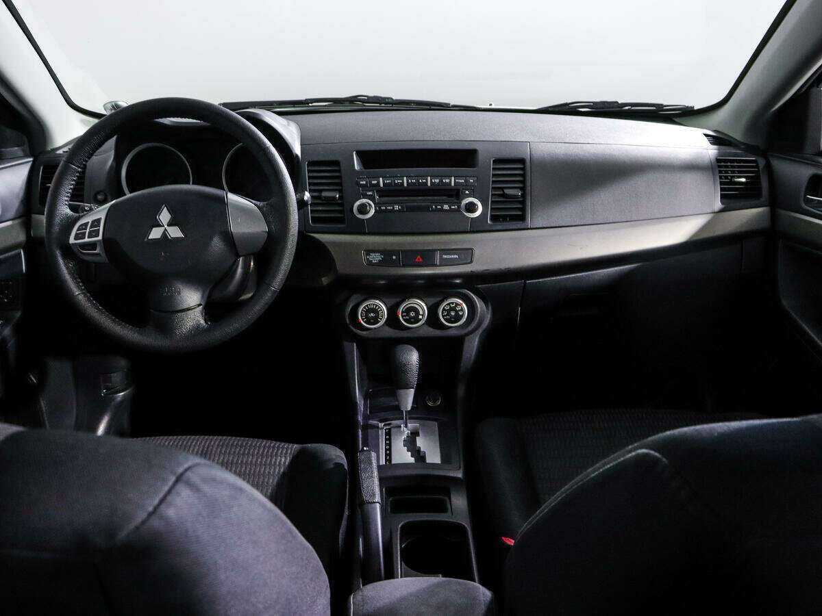 Mitsubishi Lancer с пробегом — 2012 год. Фото: #11