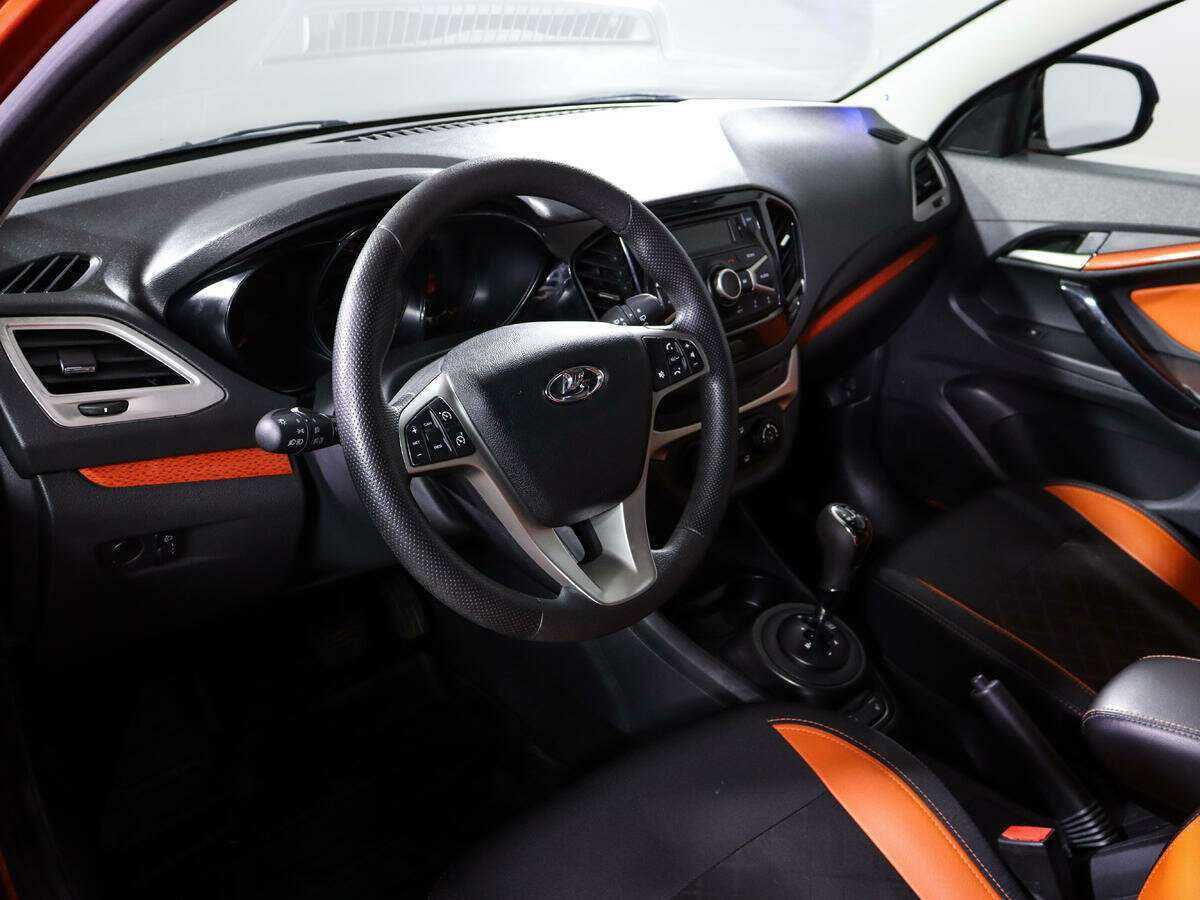 Lada (ВАЗ) Vesta с пробегом — 2019 год. Фото: #13