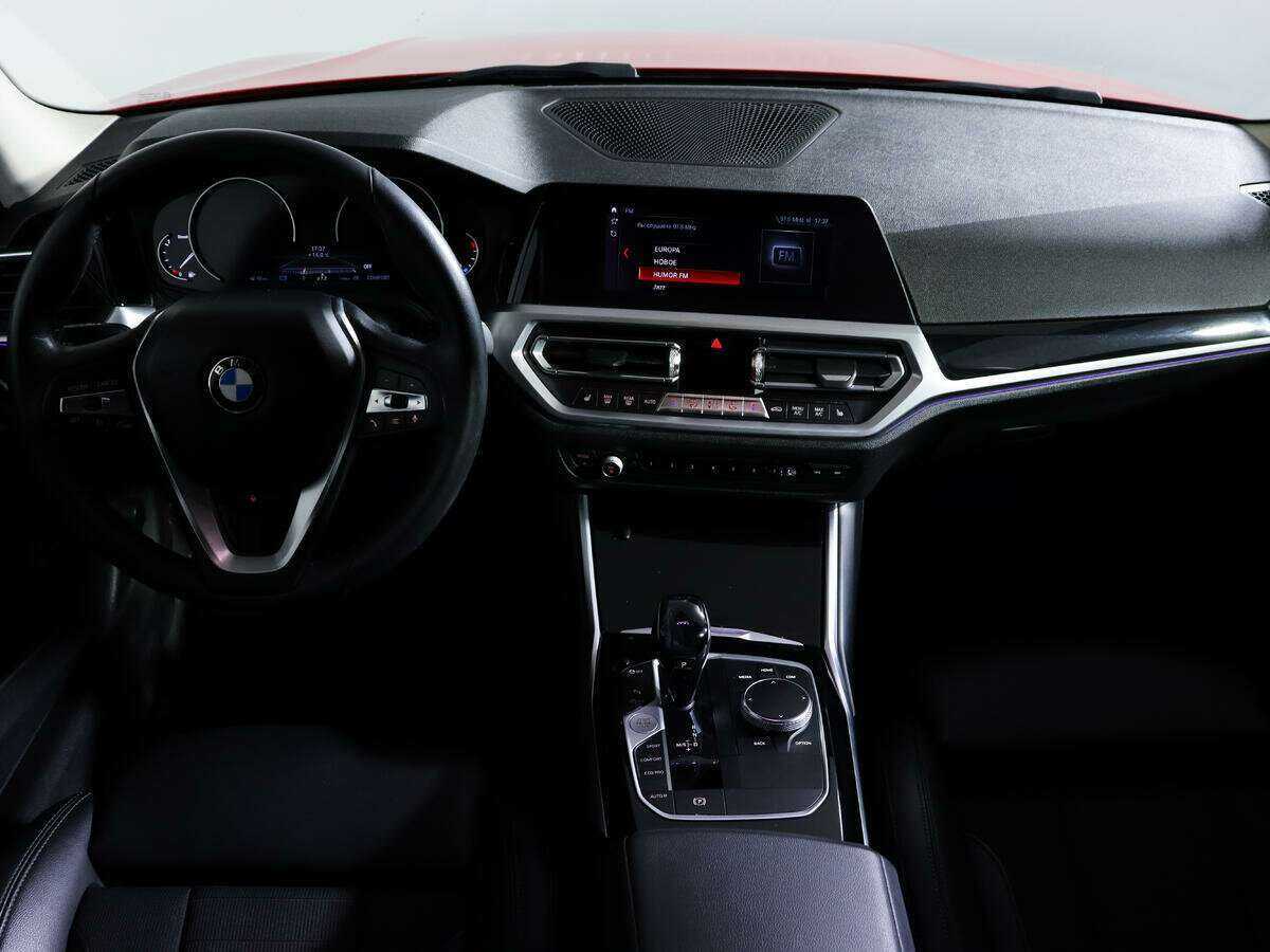 BMW 3 серии с пробегом — 2019 год. Фото: #9