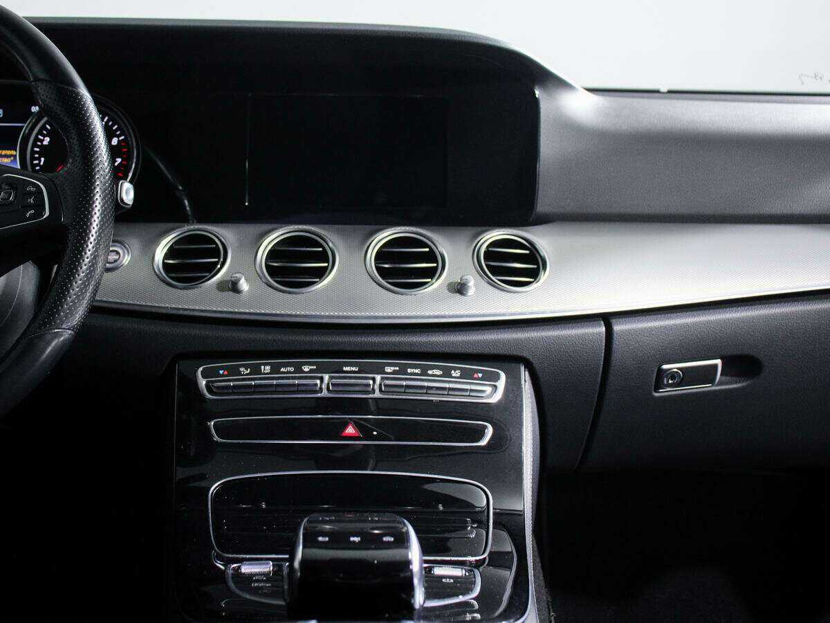 Mercedes-Benz E-Класс с пробегом — 2016 год. Фото: #12