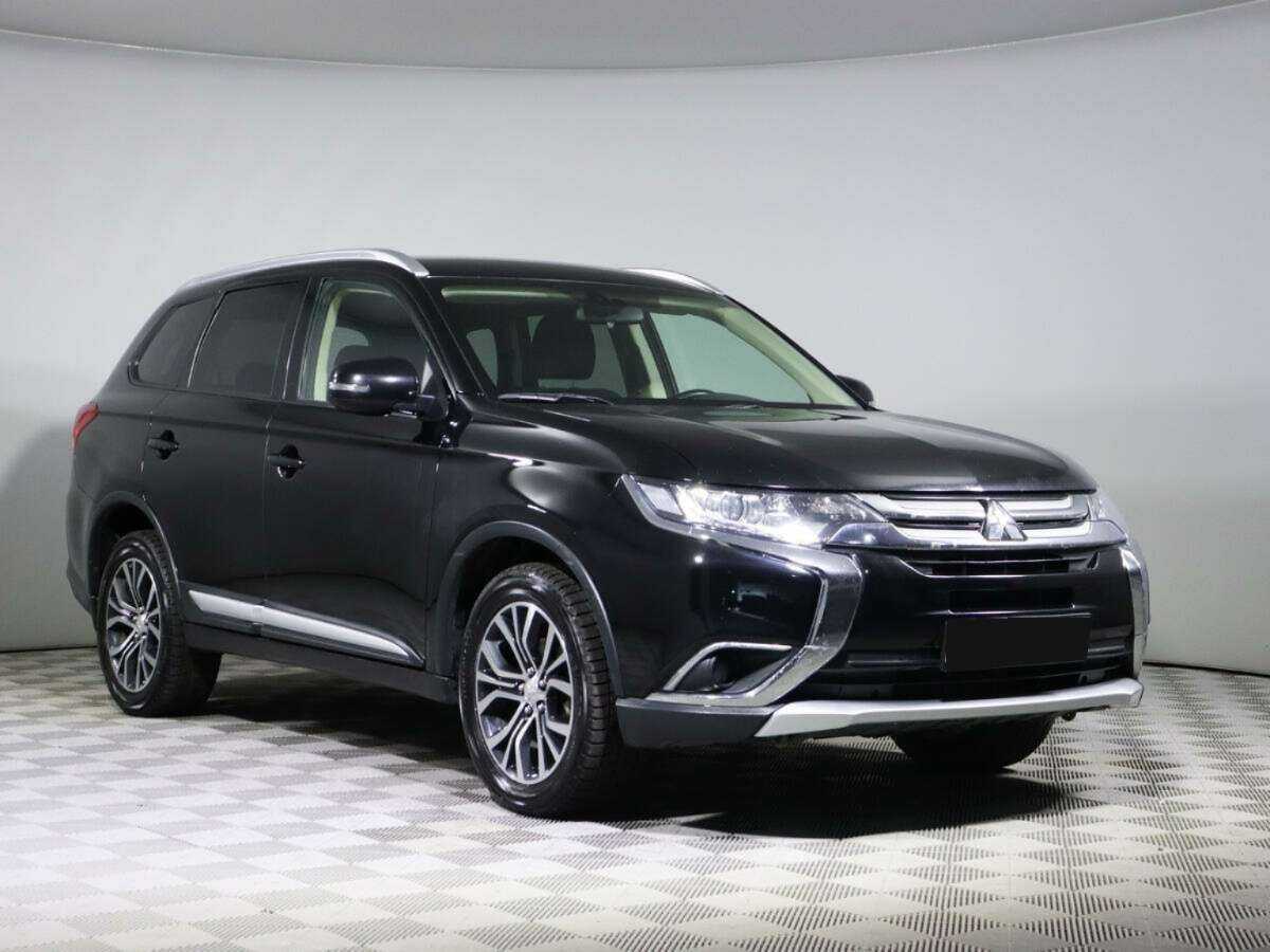 Mitsubishi Outlander с пробегом — 2018 год. Фото: #2