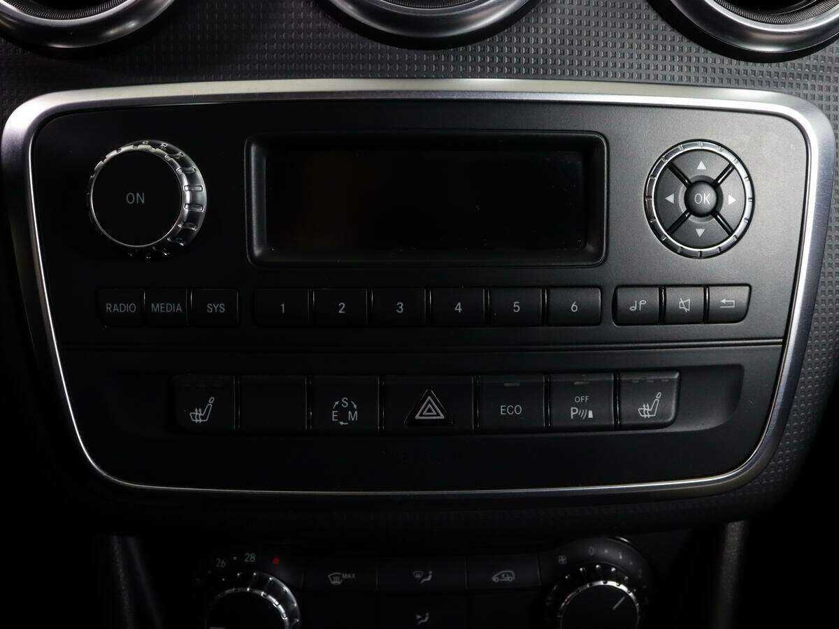 Mercedes-Benz A-Класс с пробегом — 2014 год. Фото: #17