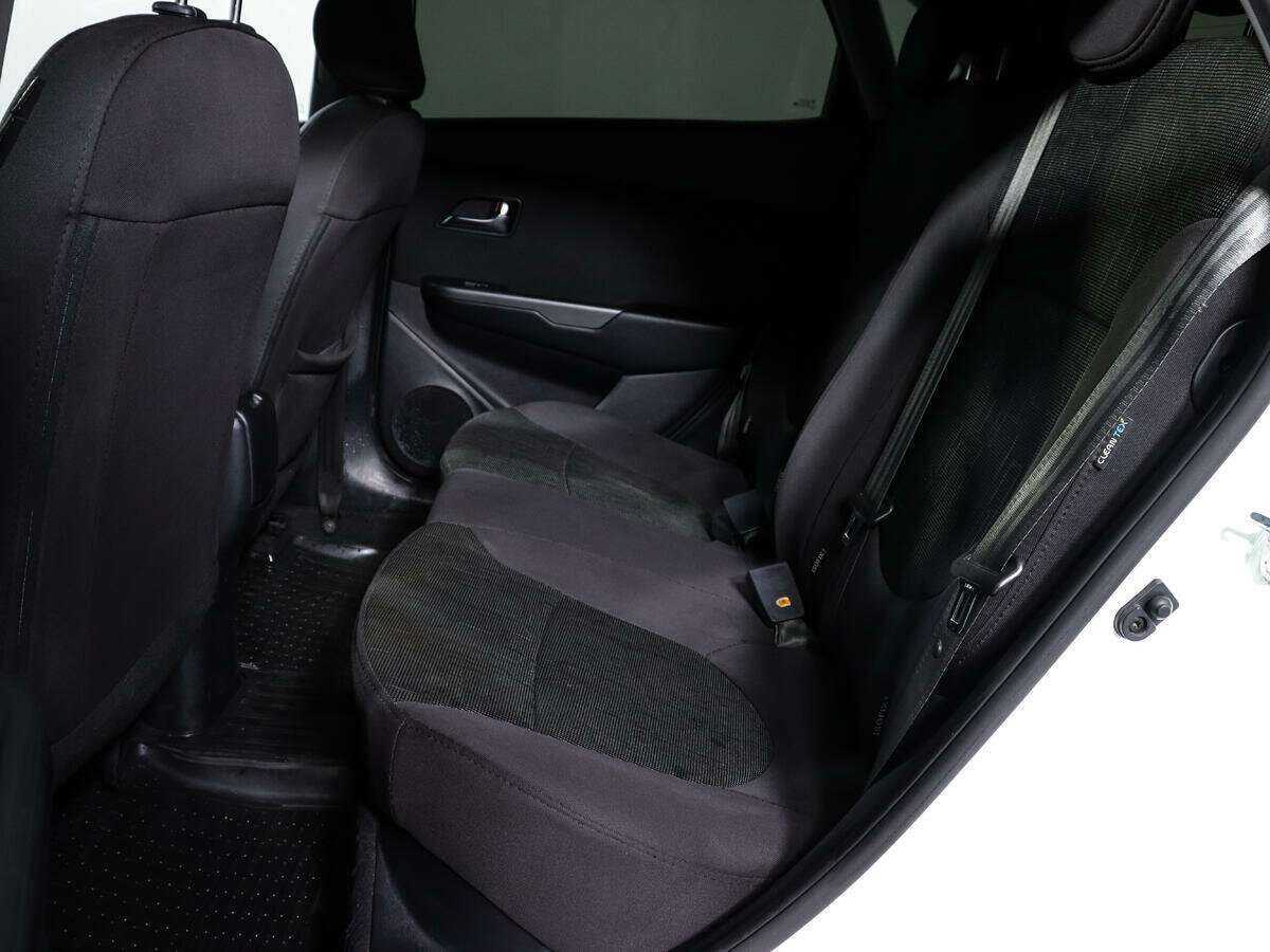 Kia Rio с пробегом — 2016 год. Фото: #7