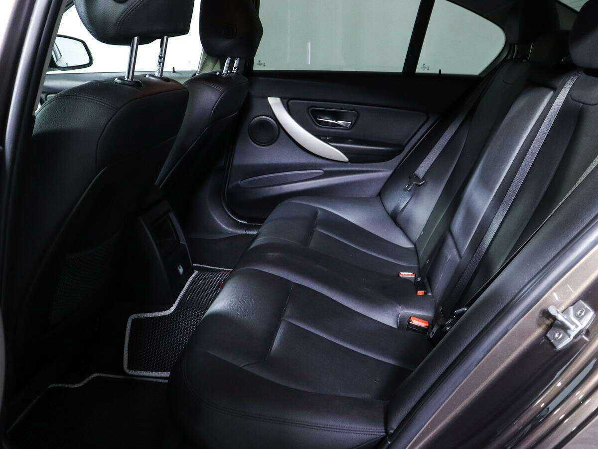 BMW 3 серии с пробегом — 2013 год. Фото: #6