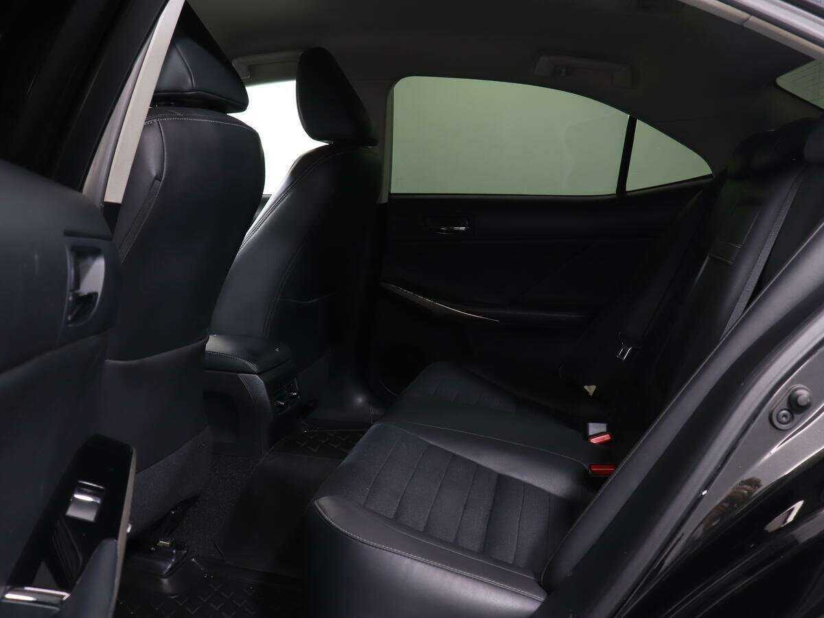 Lexus IS с пробегом — 2015 год. Фото: #6