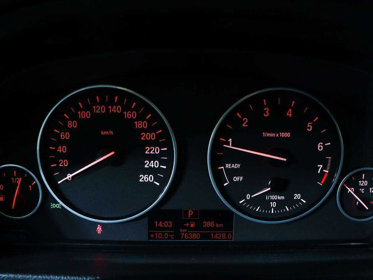 BMW 3 серии с пробегом — 2014 год. Фото: #9